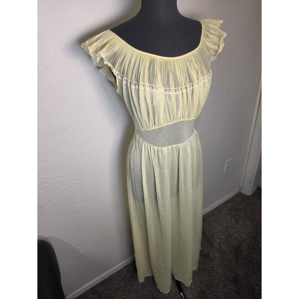 Vintage 1950s Vanity Fair Yellow Nightgown Pleated Chiffon Lace Trim Ruffles